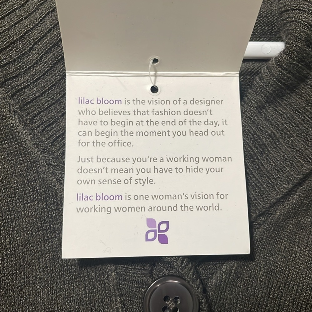 NWTG Lilac Bloom Buttoned women's long sleeve sweater, Size M - Picture 7 of 9